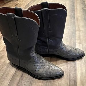 WOW! Vintage Lucchese full quill ostrich 9 D